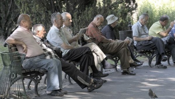 77 ОДСТО ВИШЕ У ОДНОСУ НА ПРЕТХОДНУ ГОДИНУ: ПИО фонд објавио добре вести за пензионере 77 ОДСТО ВИШЕ У ОДНОСУ НА ПРЕТХОДНУ ГОДИНУ: ПИО фонд објавио добре вести за пензионере