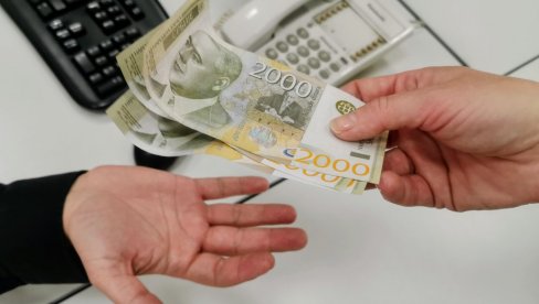 DOBRE VESTI ZA PENZIONERE: Najvećem broju primalaca penzija danas stiže novac na račune DOBRE VESTI ZA PENZIONERE: Najvećem broju primalaca penzija danas stiže novac na račune