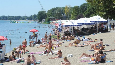 JEZERO SPREMNO OČEKUJE KUPAČE: Letnja sezona kupanja na Adi počela danas, plaže otvorene za kupače do 18.30 JEZERO SPREMNO OČEKUJE KUPAČE: Letnja sezona kupanja na Adi počela danas, plaže otvorene za kupače do 18.30