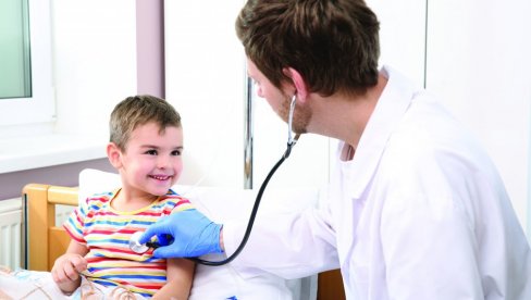 PNEUMONIJE SVE OPASNIJE ЅA DECU I STARE: Stručnjaci predalažu da se poveća dostupnost vakcina koje štite od sojeva u porastu