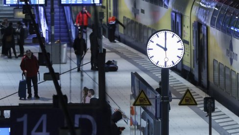BILO JE NEPRISTOJNIH I NEPRIHVATLJIVIH SCENA: Štrajk železničara u Italiji, vlast besna zbog haosa u zemlji BILO JE NEPRISTOJNIH I NEPRIHVATLJIVIH SCENA: Štrajk železničara u Italiji, vlast besna zbog haosa u zemlji