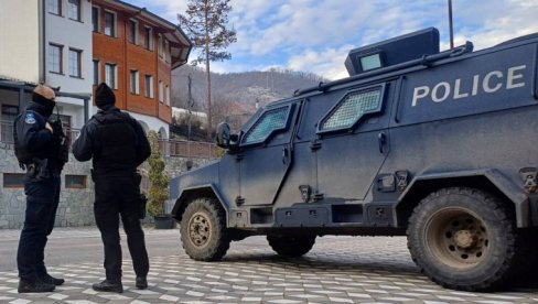 УВУКУ ИХ У КОЛА, А ОНДА УБИЈУ БОГА У ЊИМА... Вучић разобличио Куртијев терор, ево чему је изложен наш народ на КиМ УВУКУ ИХ У КОЛА, А ОНДА УБИЈУ БОГА У ЊИМА... Вучић разобличио Куртијев терор, ево чему је изложен наш народ на КиМ