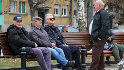 VAŽNA VEST ZA PENZIONERE: Kad ležu penzije - PIO objavio kalendar VAŽNA VEST ZA PENZIONERE: Kad ležu penzije - PIO objavio kalendar