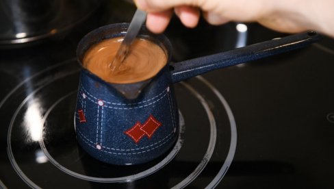 KAFA SVE SKUPLJA: Cene crnog napitka skočile od 1. jula KAFA SVE SKUPLJA: Cene crnog napitka skočile od 1. jula