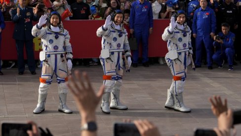 KINESKI ASTRONAUTI OBORILI SVETSKI REKORD: Pretekli američke kosmonaute u svemirskoj šetnji (VIDEO) KINESKI ASTRONAUTI OBORILI SVETSKI REKORD: Pretekli američke kosmonaute u svemirskoj šetnji (VIDEO)