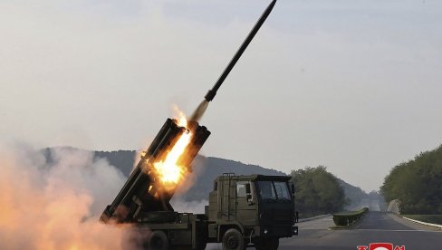 КИМ ЏОНГ УН НА ТЕСТУ НОВИХ ЛАНСЕРА: Системи показали супериорну мобилност и прецизност КИМ ЏОНГ УН НА ТЕСТУ НОВИХ ЛАНСЕРА: Системи показали супериорну мобилност и прецизност