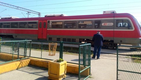 RADOVI NA PRUZI: Zbog obustave vozova putnike će prevoziti autobusi RADOVI NA PRUZI: Zbog obustave vozova putnike će prevoziti autobusi