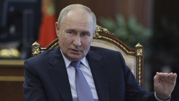ПУТИН ОТКРИО: Свакодневно добијам извештаје о ситуацији на фронту у Украјини ПУТИН ОТКРИО: Свакодневно добијам извештаје о ситуацији на фронту у Украјини