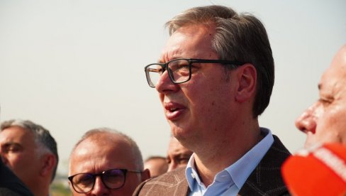 OD LOZNICE DO BEOGRADA ZA SAT I 10 MINUTA: Vučić najavio otvaranje brze saobraćajnice Šabac—Loznica za 15. decembar OD LOZNICE DO BEOGRADA ZA SAT I 10 MINUTA: Vučić najavio otvaranje brze saobraćajnice Šabac—Loznica za 15. decembar
