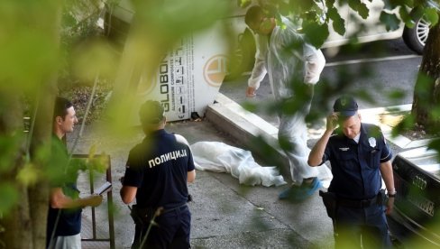 ДОДАТАК ЗА ДЕЦУ УБИЈЕНИХ МАЈКИ: Аутономни женски центар упутио апел посланицима да допуне предлог закона о којем расправљају ДОДАТАК ЗА ДЕЦУ УБИЈЕНИХ МАЈКИ: Аутономни женски центар упутио апел посланицима да допуне предлог закона о којем расправљају