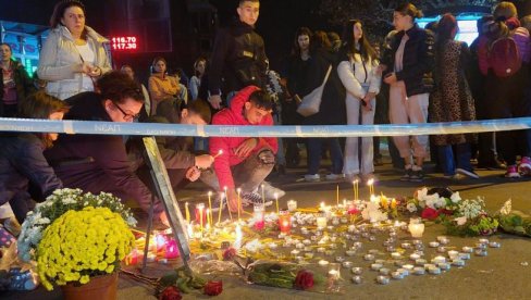 НОВИ САД БЕЗ ЈАВНОГ ДОЧЕКА НОВЕ ГОДИНЕ: Градоначелник Ђурић - Уважавамо бол и патњу породица страдалих у несрећи на железничкој станици НОВИ САД БЕЗ ЈАВНОГ ДОЧЕКА НОВЕ ГОДИНЕ: Градоначелник Ђурић - Уважавамо бол и патњу породица страдалих у несрећи на железничкој станици