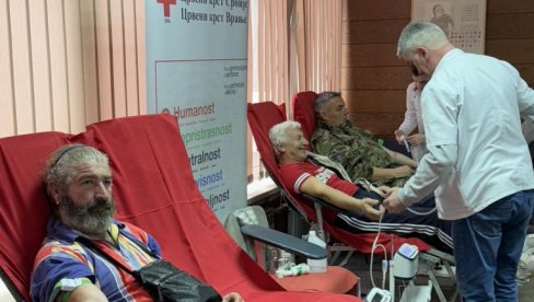 МЕДИЦИНАРИ ЗАПОЧЕЛИ ХУМАНУ ГОДИНУ: Прва успешна акција прикупљања крви МЕДИЦИНАРИ ЗАПОЧЕЛИ ХУМАНУ ГОДИНУ: Прва успешна акција прикупљања крви