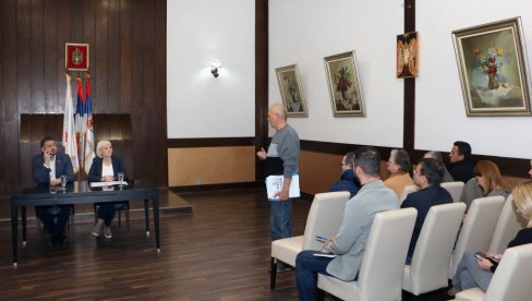 DOMOVI ZA PORODICE 15 HEROJA: Smederevo će da obezbedi stanove za familije stradalih i ratnih invalida (FOTO) DOMOVI ZA PORODICE 15 HEROJA: Smederevo će da obezbedi stanove za familije stradalih i ratnih invalida (FOTO)