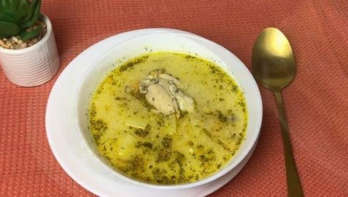 RECEPT ZA GUSTU PILEĆU ČORBU: Klasik koji ne prolazi i savršena je za sve prilike RECEPT ZA GUSTU PILEĆU ČORBU: Klasik koji ne prolazi i savršena je za sve prilike