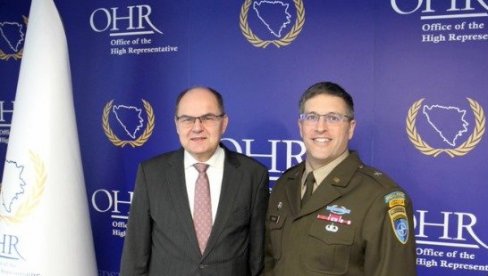 RAT PRED VRATIMA: Šmit se sastao sa komandatom NATO pred izricanje presude Dodiku (FOTO) RAT PRED VRATIMA: Šmit se sastao sa komandatom NATO pred izricanje presude Dodiku (FOTO)