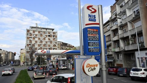ПРИТИСАК НА МОСКВУ СТЕЖЕ И НИС: Дозвола сад којом је одложена примена санкција против нафтне компаније истиче 28. марта ПРИТИСАК НА МОСКВУ СТЕЖЕ И НИС: Дозвола сад којом је одложена примена санкција против нафтне компаније истиче 28. марта