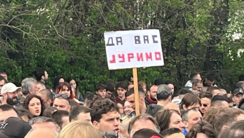 ДИРЕКТНЕ ПРЕТЊЕ БЛОКАДЕРА: Спроводе талачку кризу Информера и прете Да вас јуримо (ФОТО)