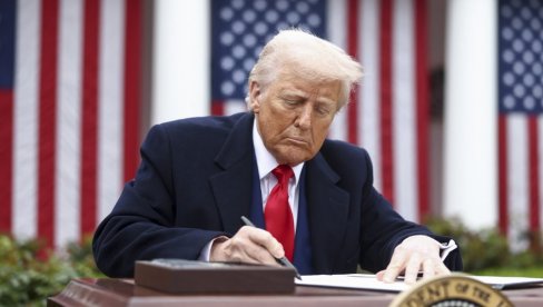 ТРАМП ПОРУЧИО ИЗ БЕЛЕ КУЋЕ: Верујем да Путин жели мир ТРАМП ПОРУЧИО ИЗ БЕЛЕ КУЋЕ: Верујем да Путин жели мир