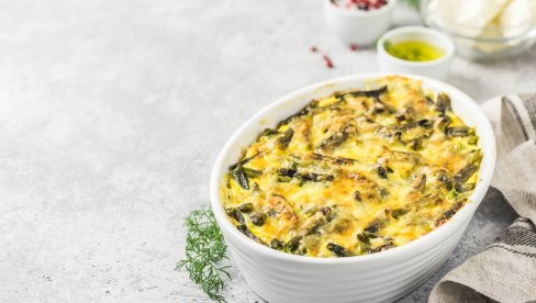 МАКАРОНИ ЗАПЕЧЕНИ СА БОРАНИЈОМ И СИРОМ: Једноставно и лагано јело за целу породицу МАКАРОНИ ЗАПЕЧЕНИ СА БОРАНИЈОМ И СИРОМ: Једноставно и лагано јело за целу породицу