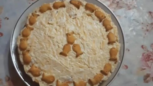 KREMASTA SALATA SA KREKERIMA: Neodoljiva kombinacija ukusa KREMASTA SALATA SA KREKERIMA: Neodoljiva kombinacija ukusa