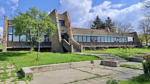 ШКОЛА КАО НЕКАД ЗА ШЕСТ МЕСЕЦИ: Издвојено одељење Барајевске осмолетке у Баћевцу биће обновљено