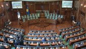 RASPAD SISTEMA U PRIŠTINI: Konstitutivna sednica skupštine prekinuta osamnaesti put RASPAD SISTEMA U PRIŠTINI: Konstitutivna sednica skupštine prekinuta osamnaesti put