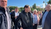 ВУЛИН СТИГАО У НИШ: Лидер социјалиста присуствује свенародном сабору (ФОТО)