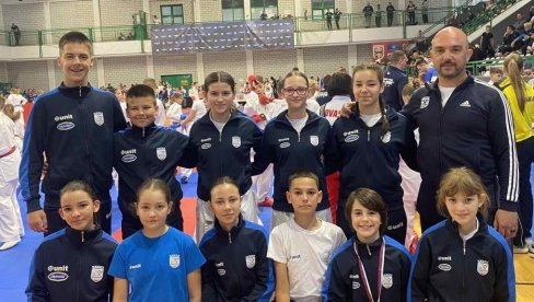 OSAM MEDALJA KARATISTA ZRENJANINA NA KUPU SRBIJE: Nastavljamo da se razvijamo! OSAM MEDALJA KARATISTA ZRENJANINA NA KUPU SRBIJE: Nastavljamo da se razvijamo!