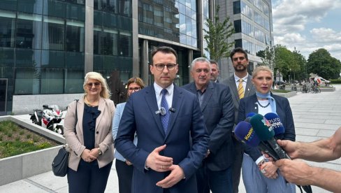 PETKOVIĆ NAKON SASTANKA SA SORENSOM: Predali smo listu sa 50 eskalatornih poteza Prištine PETKOVIĆ NAKON SASTANKA SA SORENSOM: Predali smo listu sa 50 eskalatornih poteza Prištine