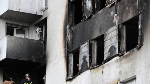 НЕЗАПАМЋЕНА ТРАГЕГИДИЈА ПОТРЕСЛА ФРАНЦУСКУ: Четири особе погинуле, дечак скочио са четворог спрата (ВИДЕО) НЕЗАПАМЋЕНА ТРАГЕГИДИЈА ПОТРЕСЛА ФРАНЦУСКУ: Четири особе погинуле, дечак скочио са четворог спрата (ВИДЕО)
